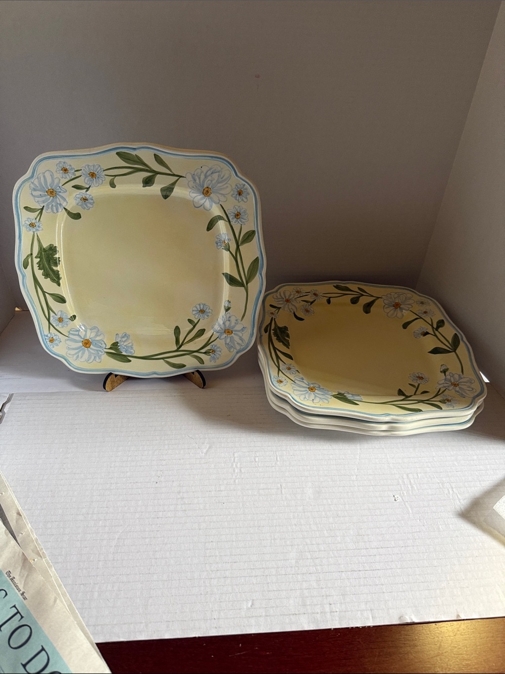 Block 2001 Daisy Chain Dinner Plates - Set of 4